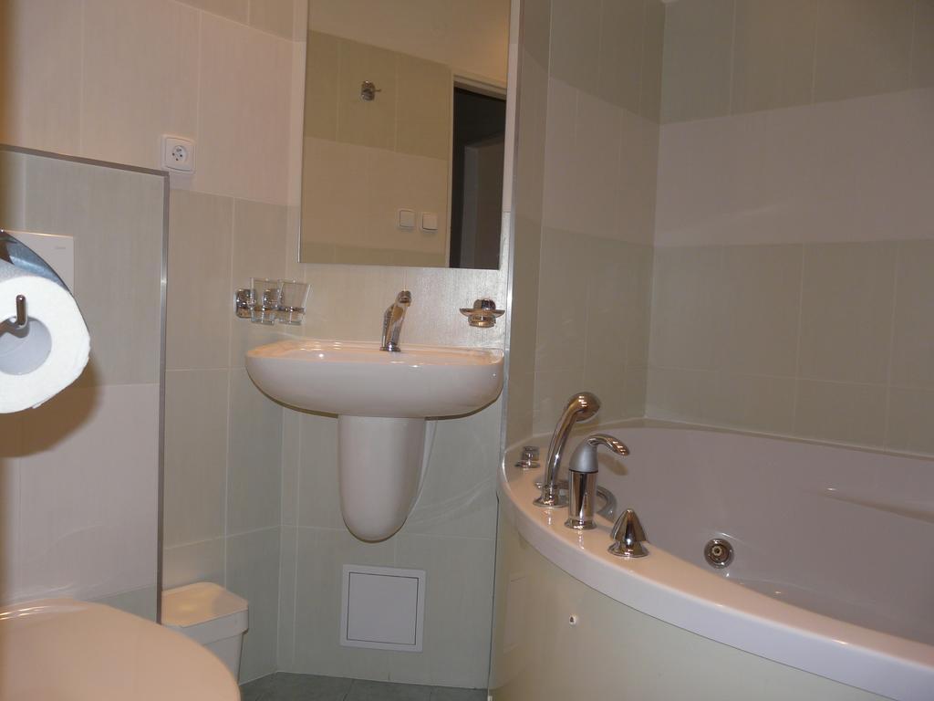 Hotel Ondráš Zlín Quarto foto