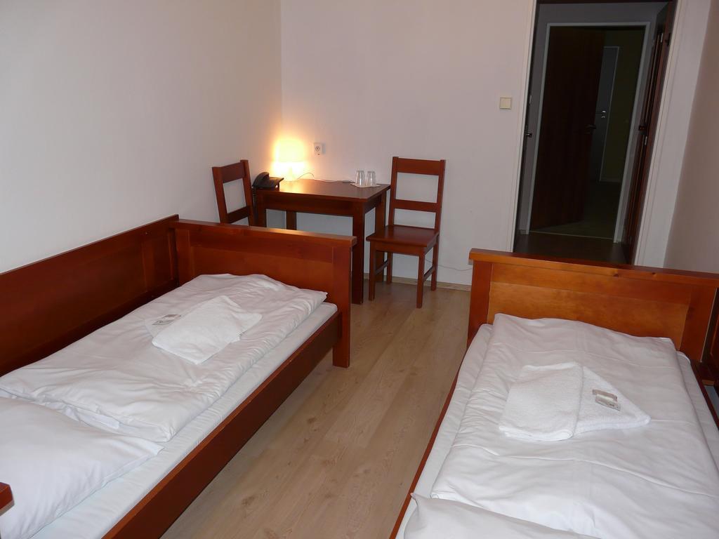 Hotel Ondráš Zlín Quarto foto